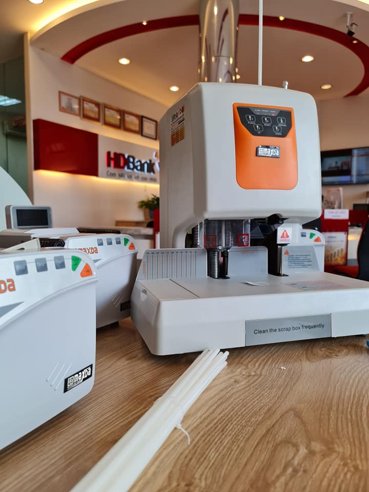 máy khoan chứng từ ống nhựa maxda bc 700